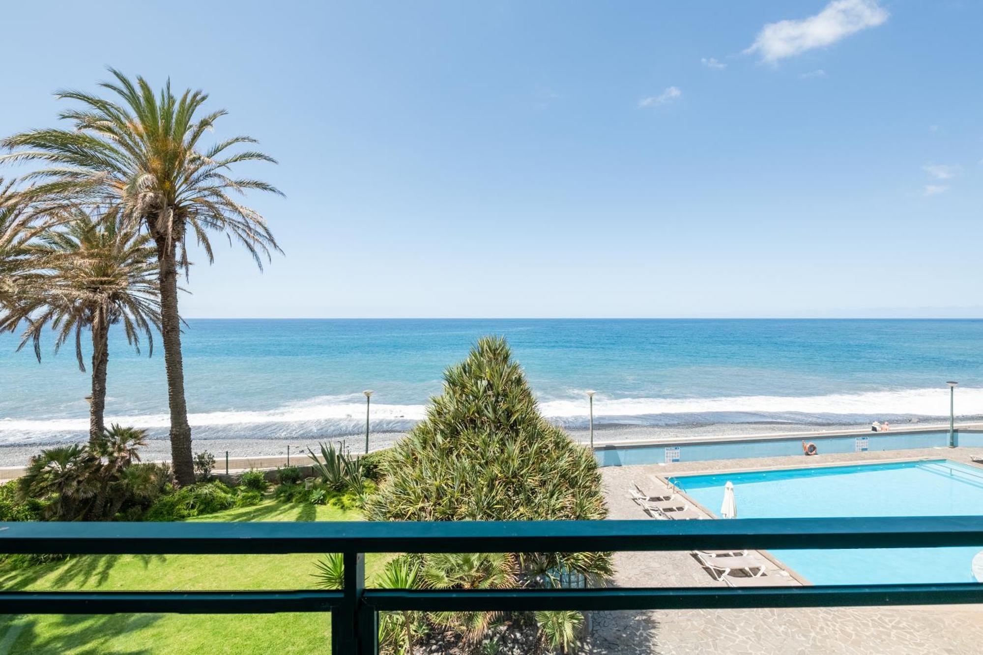 Atlantic View Apartment At Formosa Beach Funchal  Bagian luar foto