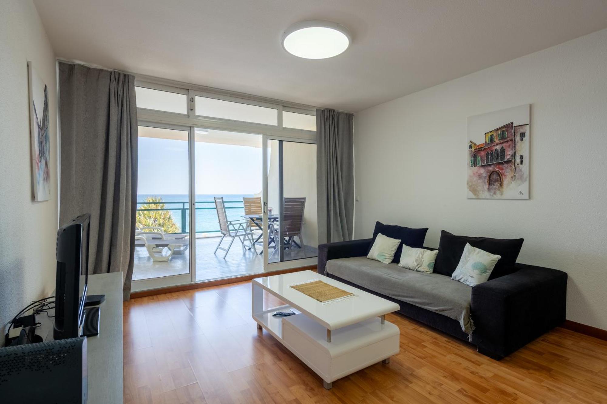 Atlantic View Apartment At Formosa Beach Funchal  Bagian luar foto