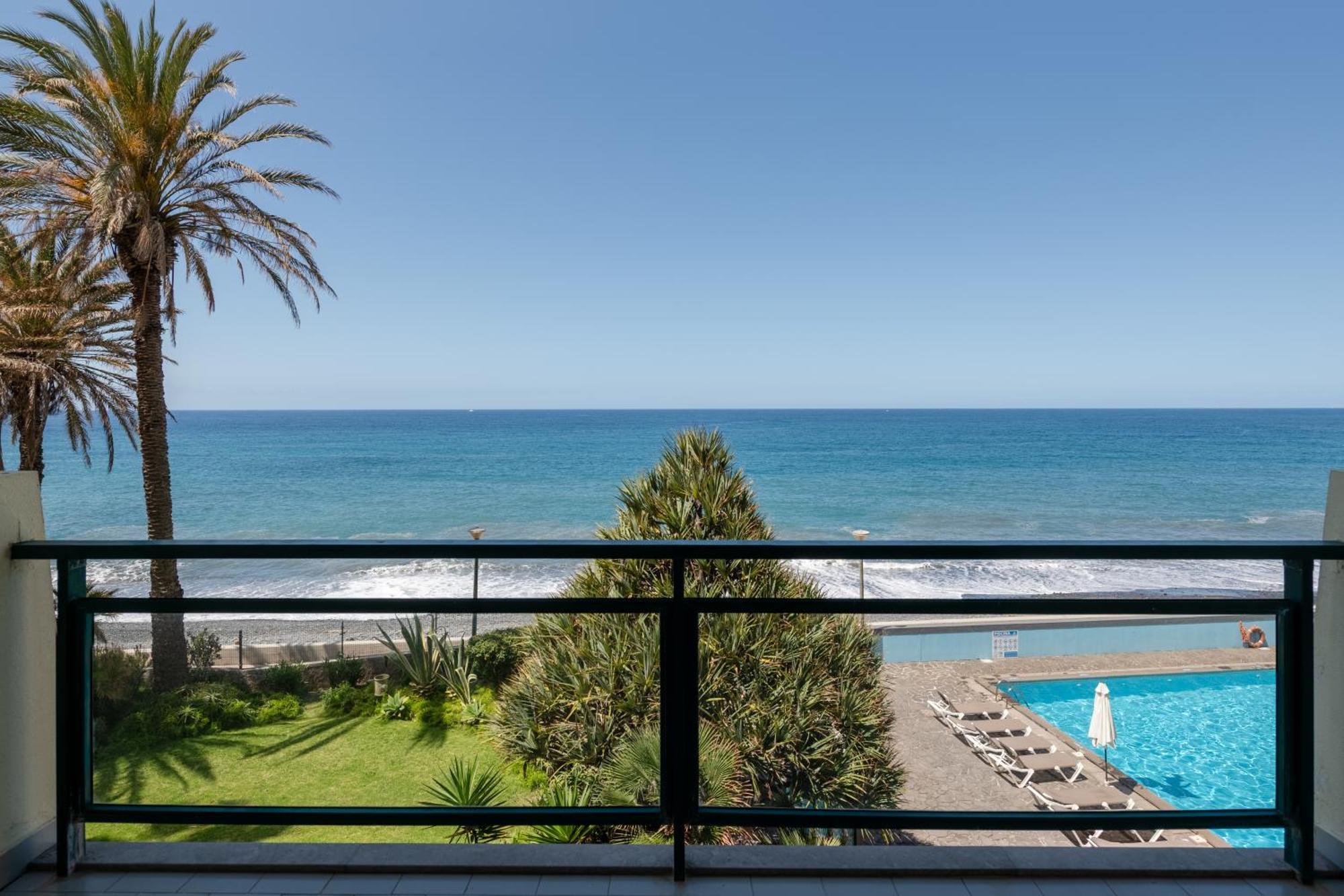 Atlantic View Apartment At Formosa Beach Funchal  Bagian luar foto