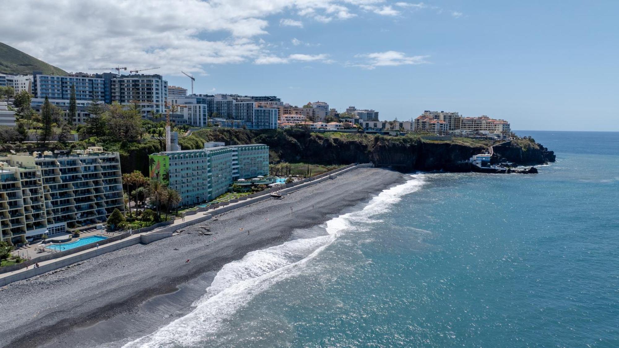 Atlantic View Apartment At Formosa Beach Funchal  Bagian luar foto
