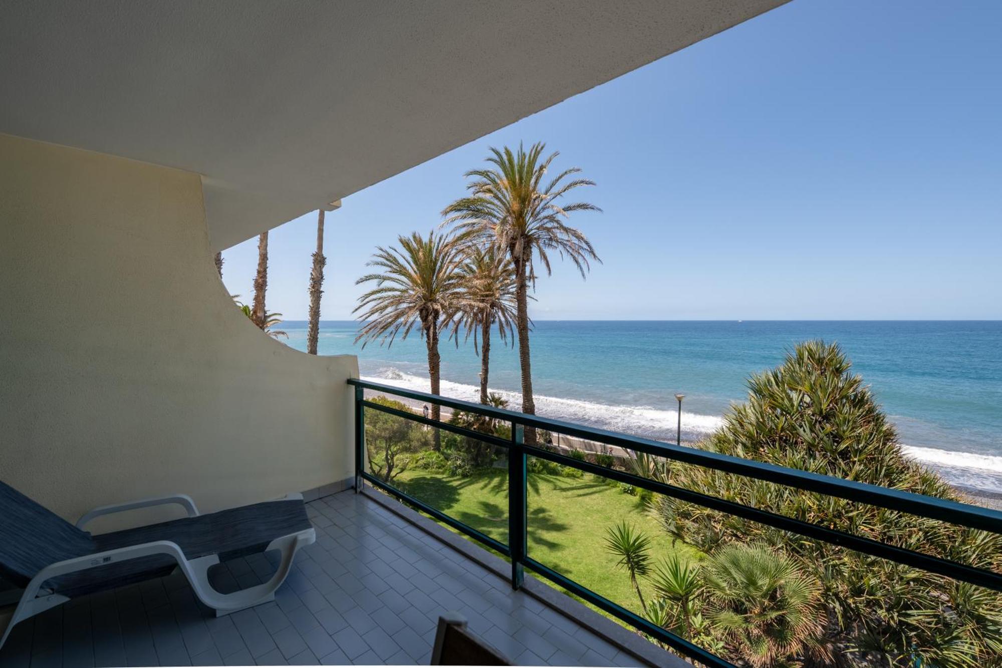 Atlantic View Apartment At Formosa Beach Funchal  Bagian luar foto
