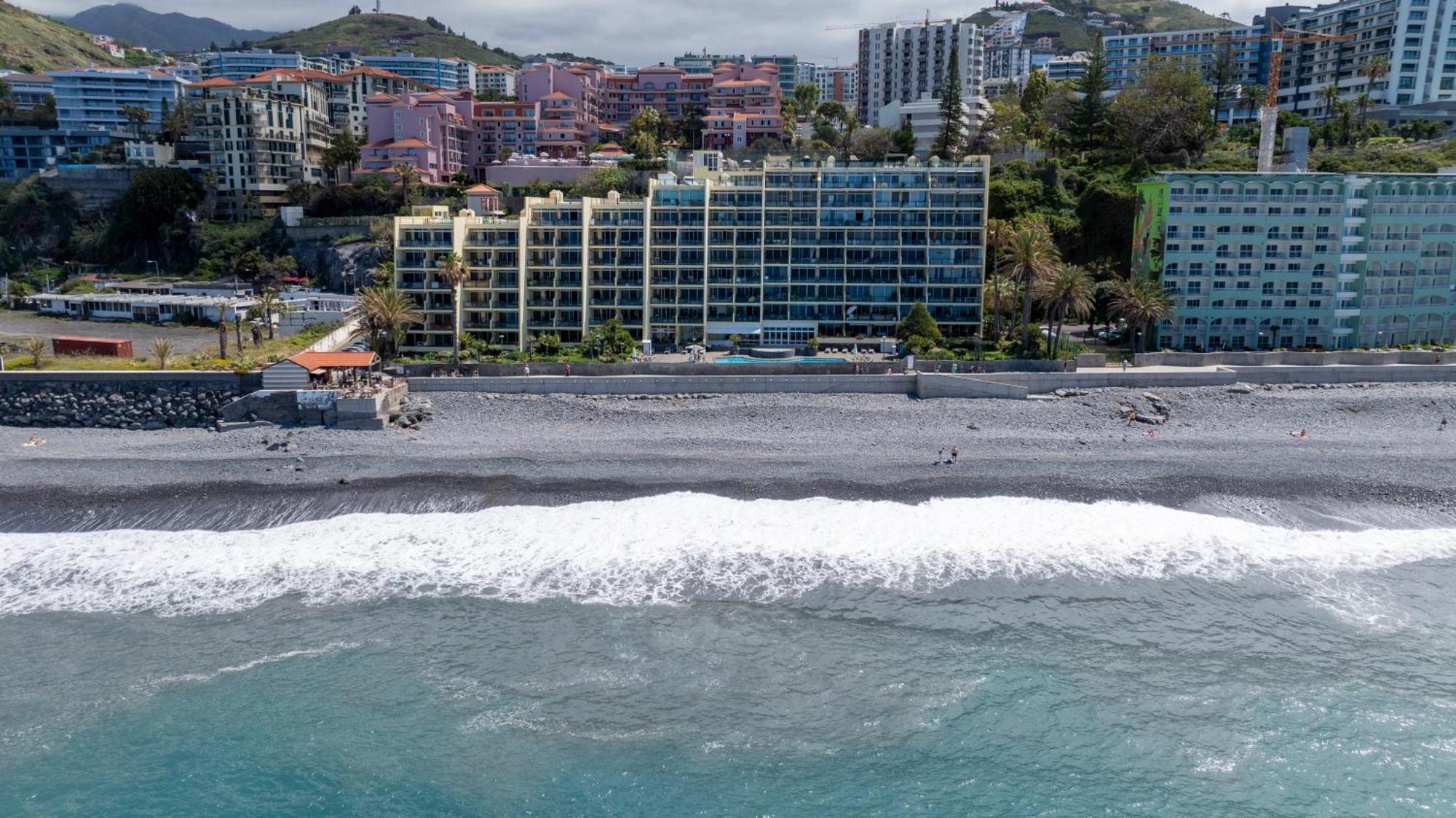 Atlantic View Apartment At Formosa Beach Funchal  Bagian luar foto